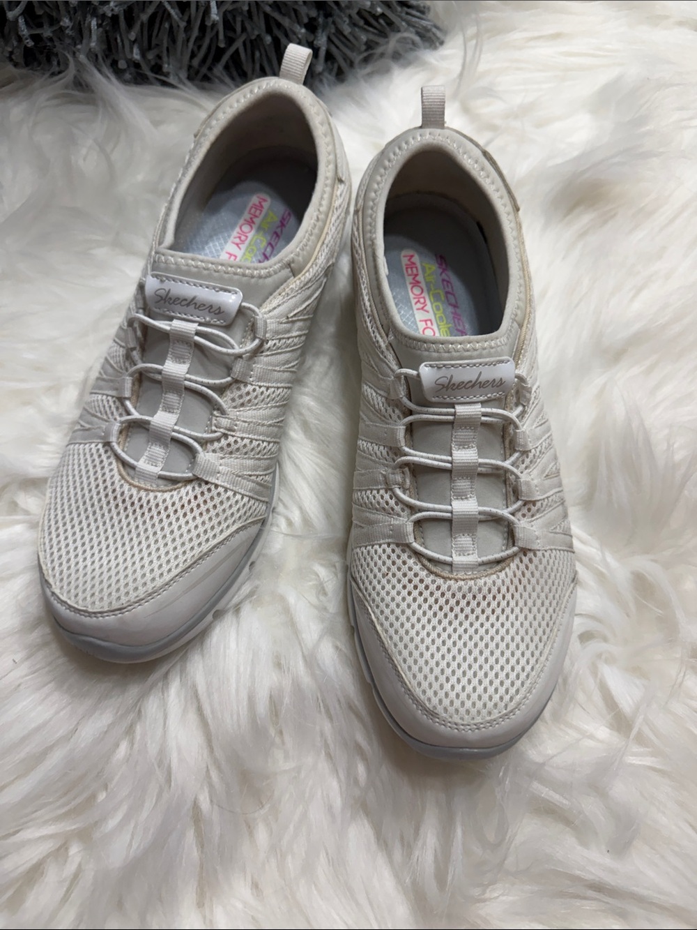 Skechers Graceful-Soft Soul Women's Size 10 White Mesh Slip-On